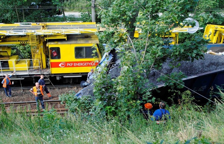 Zderzenie dwóch pociągów w Tczewie. Ranny został jeden z maszynistów [ZDJĘCIA]