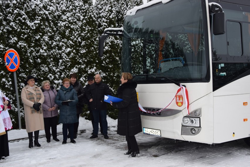 O nowy autobus szkolny wzbogaciła się gmina Nowinka