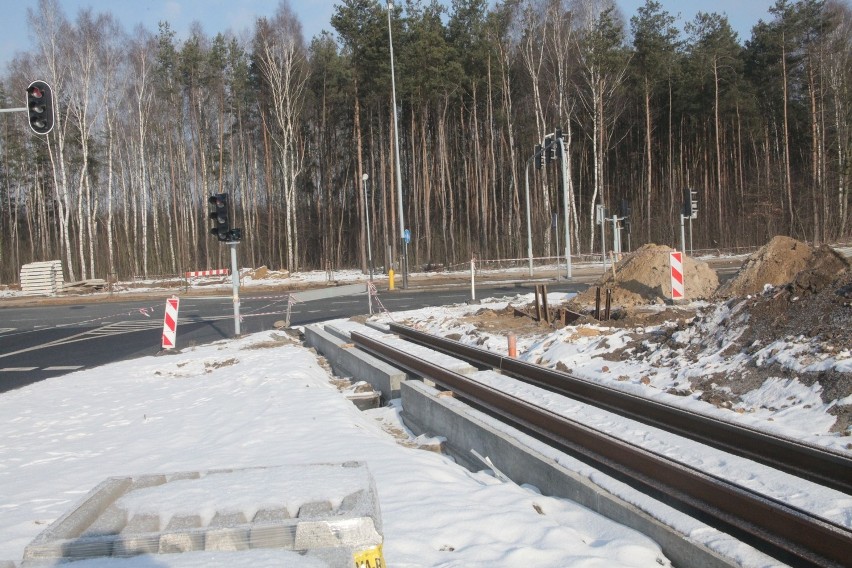 Budowa trasy W-Z w Łodzi. Tak powstaje krańcówka Della na Olechowie [ZDJĘCIA]