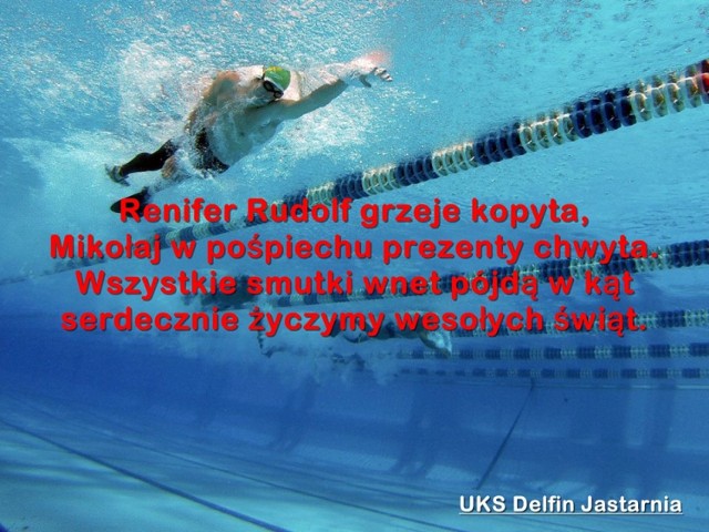 UKS Delfin Jastarnia, klub zrzeszający młodych pływaków z powiatu puckiego, oczywiście nie zapomniał, by świąteczne życzenia mocno nawiązywały do ich dyscypliny.