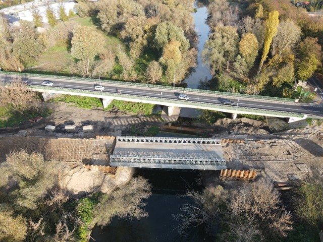 Tymczasowa przeprawa na Starej Odrze w Głogowie. Stary most ma 80 lat i wymaga pilnego remontu