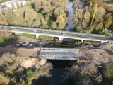 Tak wygląda tymczasowy most na Starej Odrze w Głogowie. Najnowsze zdjęcia z drona
