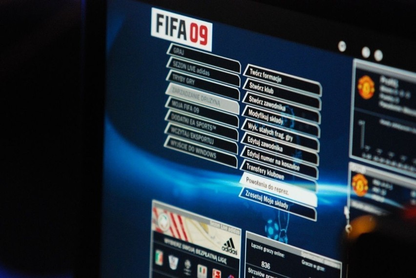 FIFA 09 w swojej okazałości. Fot. Mateusz Max  Maksiak