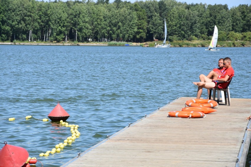 Nad bezpieczeństwem plażowiczów czuwają w Pieczyskach...