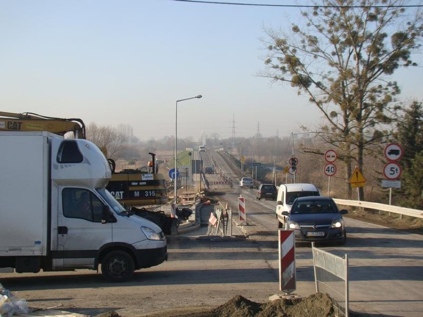 Problemy z dojazdem do nowego mostu w Chełmku