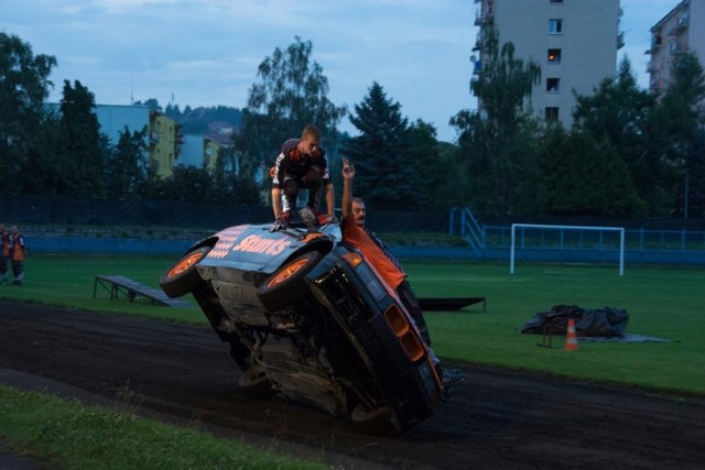 Widowiskowe pokazy kaskaderskie pod Warszawą