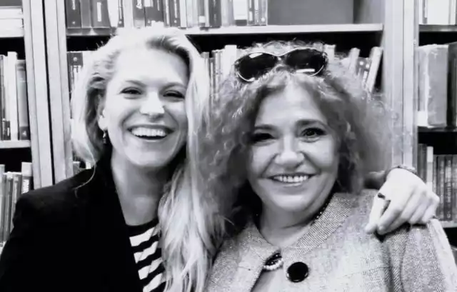 Ewa Litwiniec (po prawej) w czasie spotkania autorskiego z Katarzyną Bondą