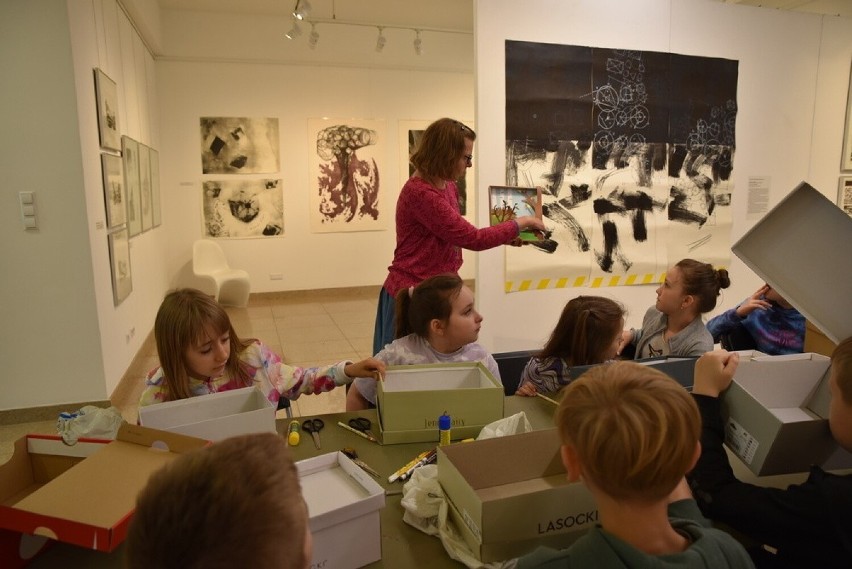 Dzika wystawa na Dzień Dziecka w Biurze Wystaw Artystycznych w Kielcach. Zobacz zdjęcia