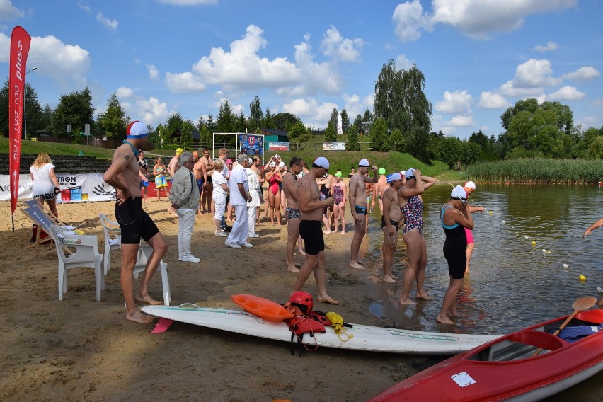 Zawody pływackie w Cichowie