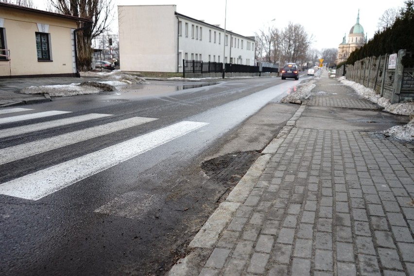 Najbardziej dziurawe ulice Rzeszowa. Tutaj można wręcz urwać koło! Poznajesz te miejsca?