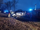 Koszmarny wypadek na drodze 287 między Żarami a Drożkowem. Zderzyły się dwa auta osobowe. Są ranni