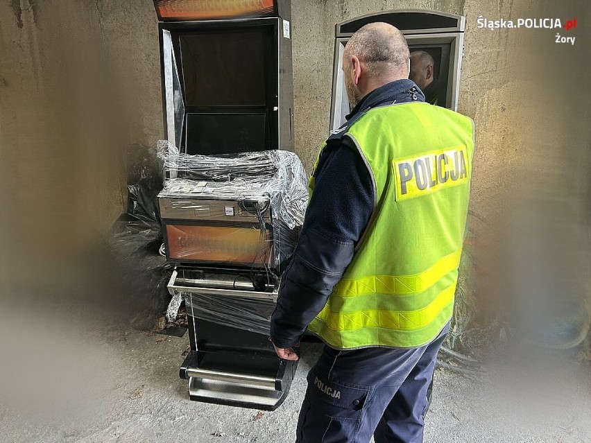 Czujność policjantów doprowadziła ich w tajemnicze miejsce