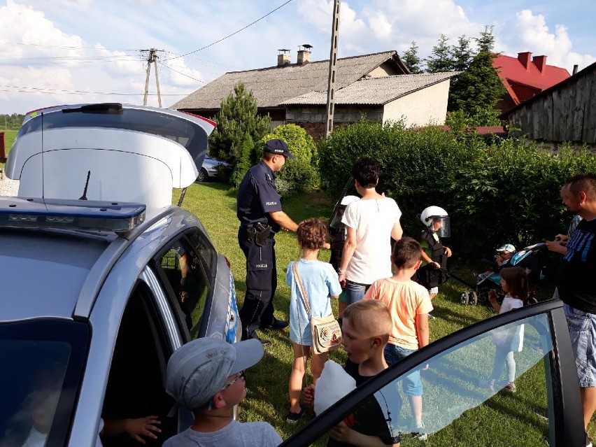 Radomsko: O bezpieczeństwie podczas wakacji na piknikach rodzinnych