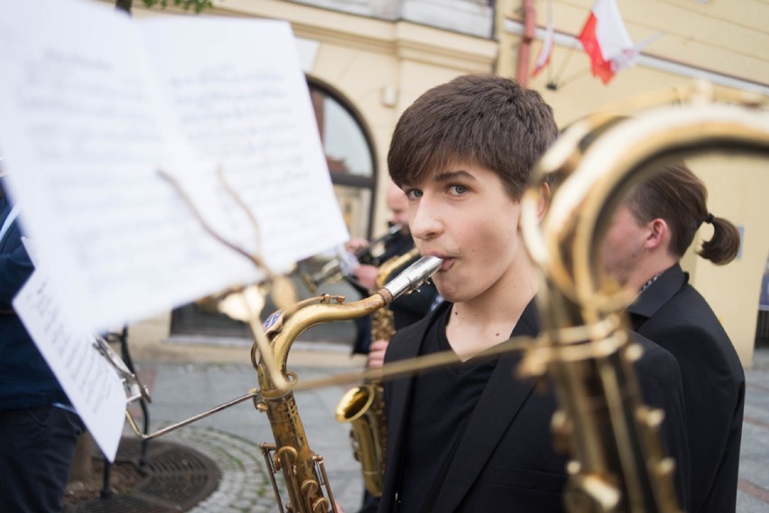 Tarnów. Parada Nowoorleańska przeszła ulicami miasta [ZDJĘCIA]