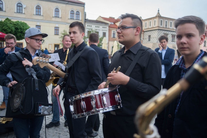 Tarnów. Parada Nowoorleańska przeszła ulicami miasta [ZDJĘCIA]