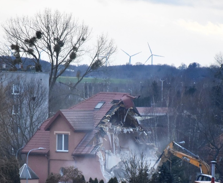 Sławno, ul. Armii Krajowej - wyburzanie budynku