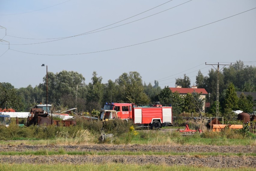 Pożar w Lublińcu. Strażacy walczyli z ogniem. Do rannego przyleciało LPR