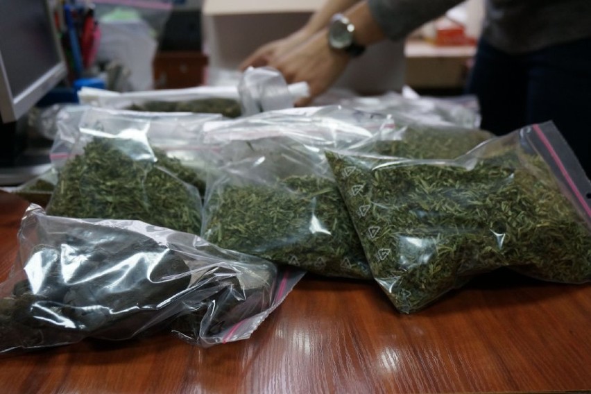 Policjanci zabezpieczyli blisko 7 tys. działek narkotyków