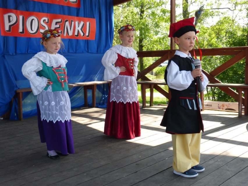 Koziegłowy: Gminny Festiwal Tańca i Piosenki. Można było zobaczyć taniec piratów z Kaszub [ZDJĘCIA]