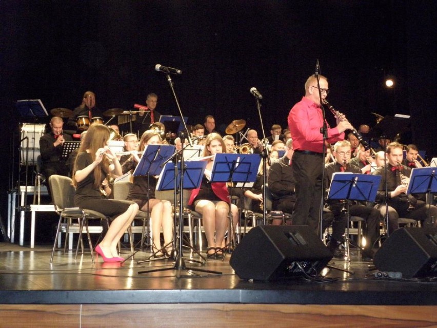 Ostrowska Orkiestra Koncertowa wystąpiła z programem walentynkowym [FOTO] 
