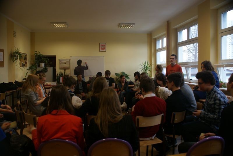 Katowice: Młodzieżowa konferencja prasowa w LO im. I. J. Paderewskiego