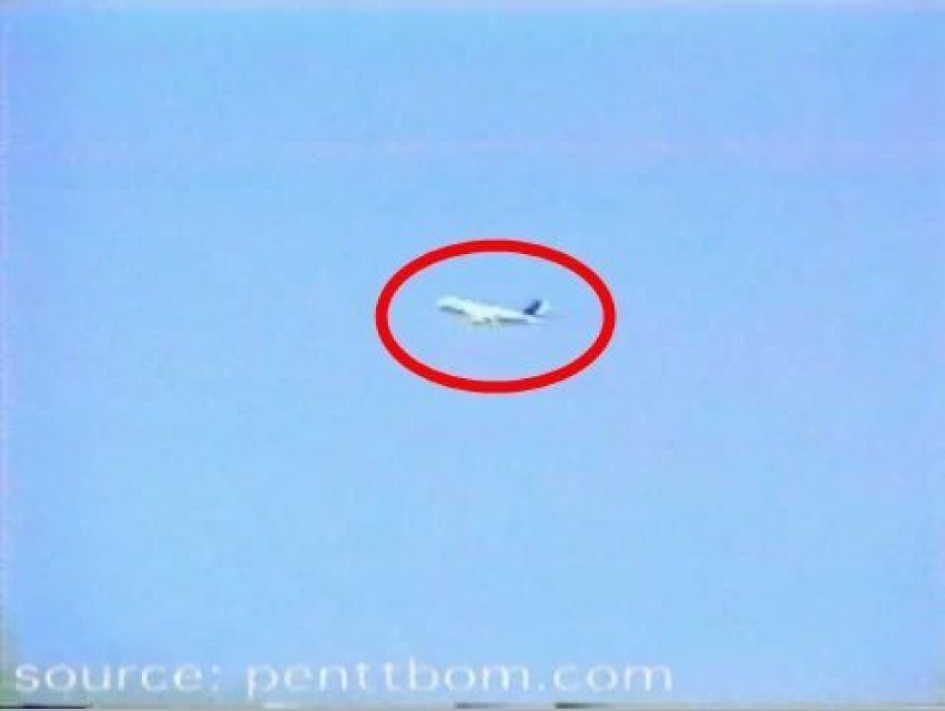 fot. youtube.com // Biały samolot widziany w kilkanaście...