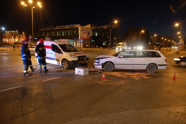 Tarnów. Wypadek 17.02.2015,skrzyżowanie: Krakowska-Pułaskiego