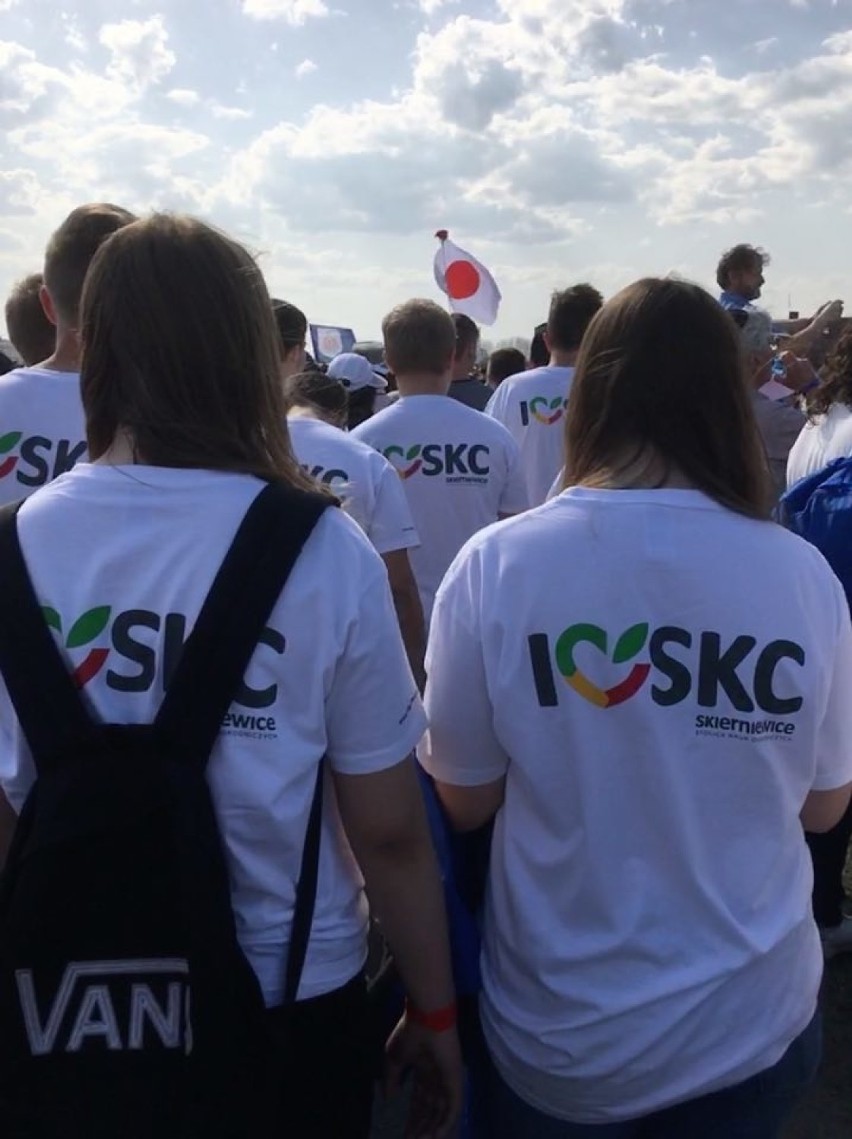 Uczniowie SP nr 2 w Skierniewicach wzięli udział w Marszu Żywych w obozie w Oświęcimiu [ZDJĘCIA]