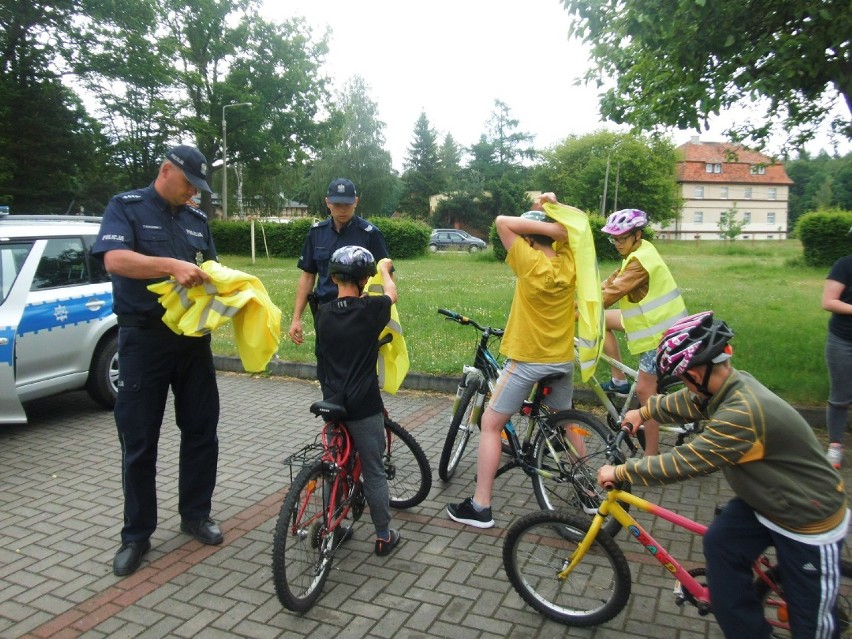 Policjanci z Kwidzyna i Ryjewa promowali akcję "Kręci mnie bezpieczeństwo"