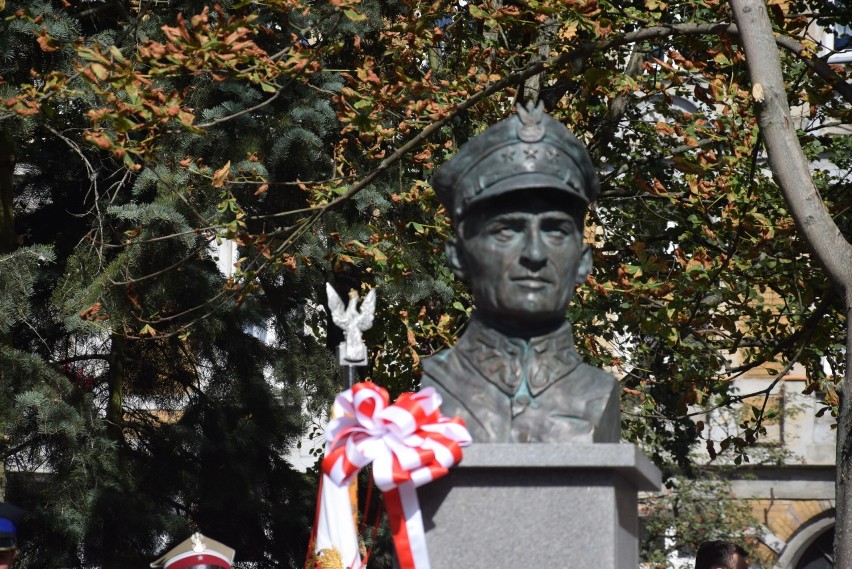 W odsłonięciu pomnika płka Pileckiego brała udział...