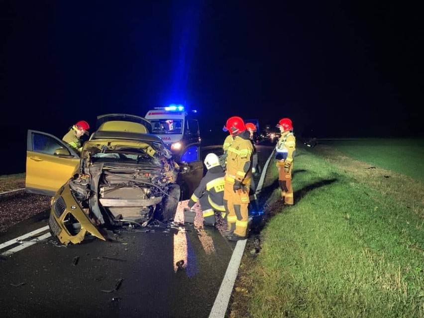 W Nowej Wsi 24-letni mieszkaniec gminy Żerków doprowadził do zderzenia z BMW, którym kierowała mieszkanka Grodziska Mazowieckiego