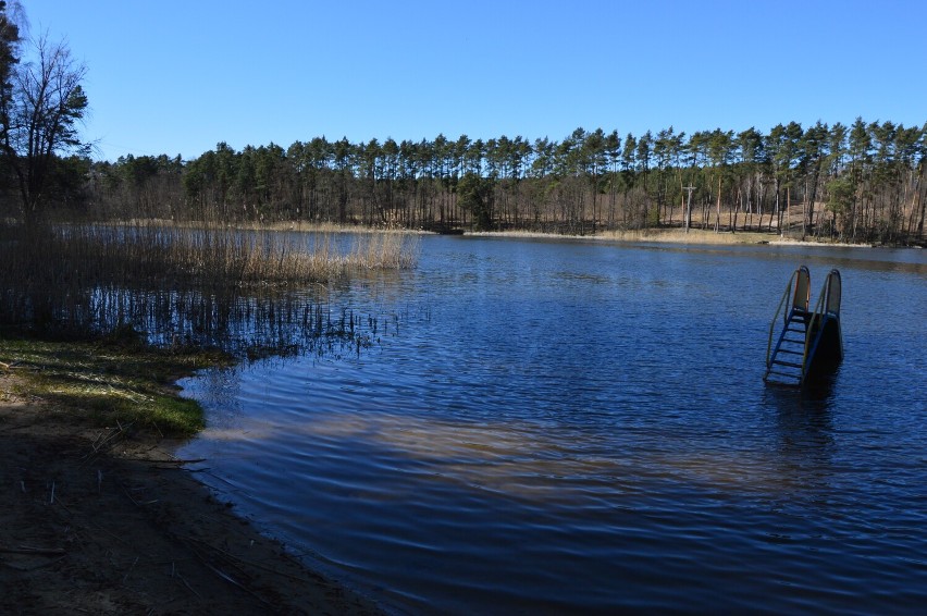 Jezioro Kęszyckie to sztuczny zbiornik.