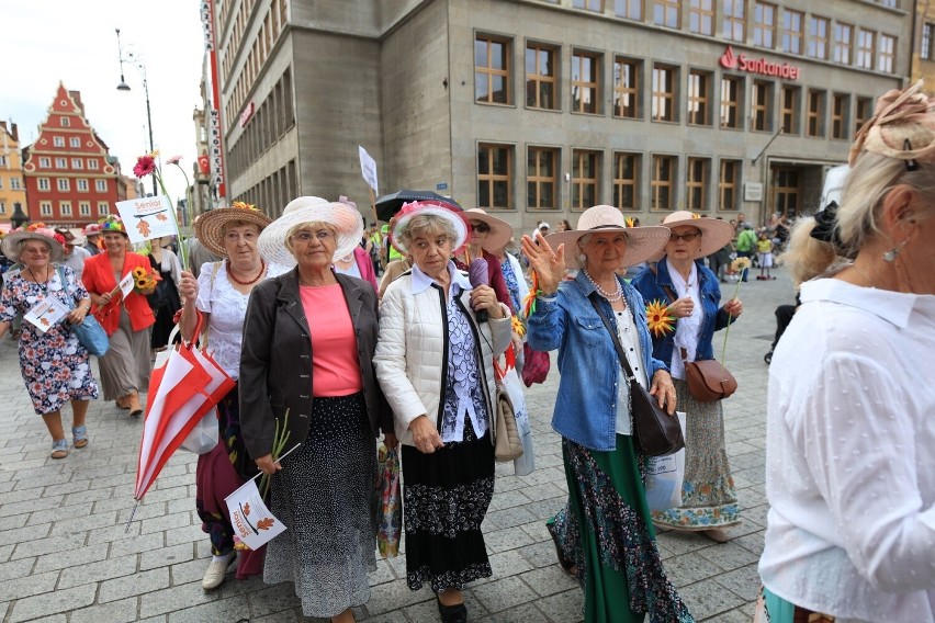 Parada kapeluszy we Wrocławiu. Dni Seniora 2022