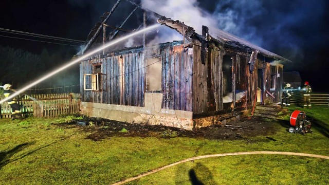 W Patoku zapalił się drewniany dom