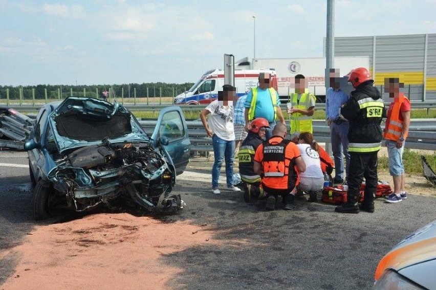 Wypadek na S8 w gminie Lututów. Cztery osoby ranne