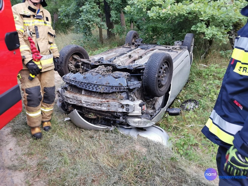 Dachowanie toyoty pod Włocławkiem. Kierowca pijany