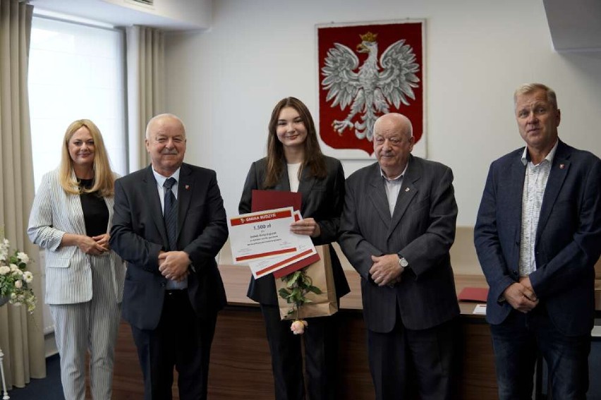 Uroczyste wręczenie nagród sportowych młodym sportowcom z gminy Budzyń 
