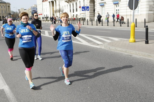 PZU Półmaraton Warszawski 2016, zdjęcia z biegu. Pokonaliście 21 kilometrów! [GALERIA ZDJĘĆ]