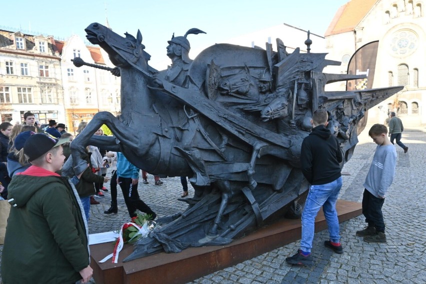 Pomnik Jana III Sobieskiego będzie prezentowany w Stalowej Woli. W planach triumfalny wjazd i parada wojsk. Zobacz zdjęcia 