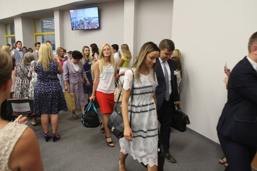 Kongres świadków Jehowy: chrzest w Sosnowcu [ZDJĘCIA Z SOBOTY 5 SIERPNIA]