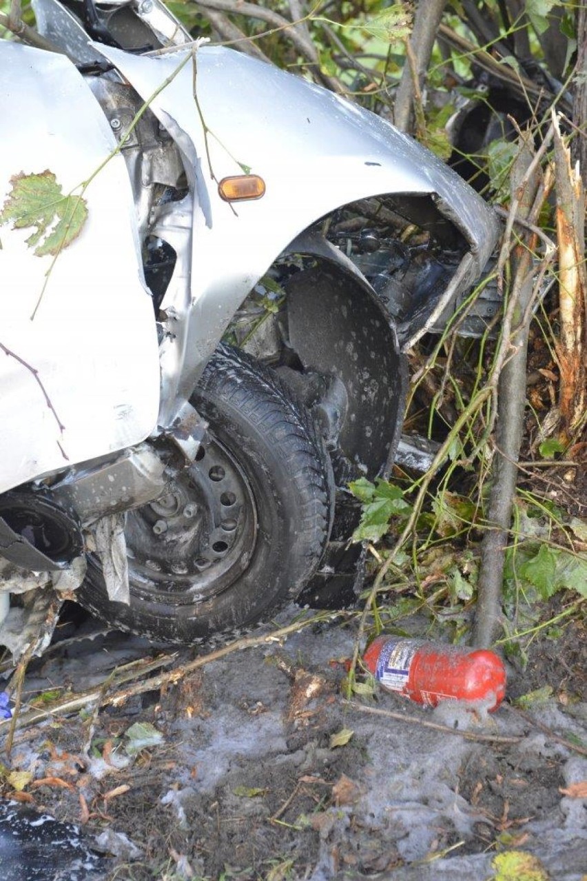 Śmiertelny wypadek w Starym Bojanowie. Nie żyje 32-letni kierowca