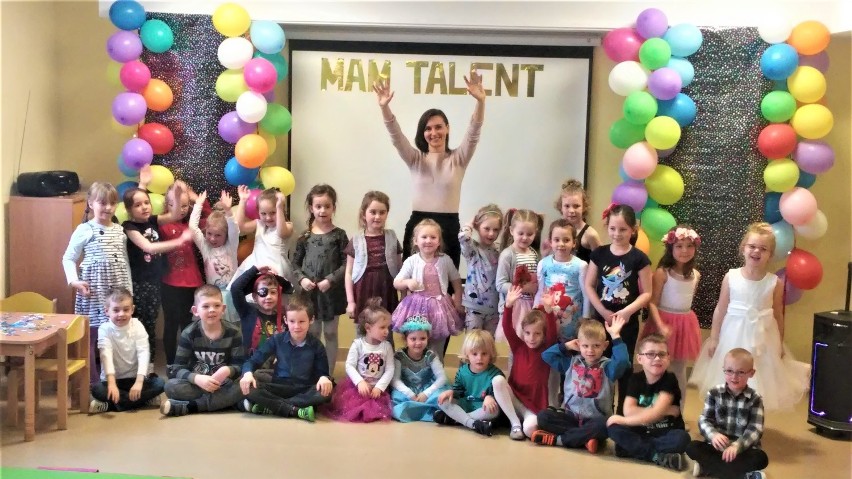 Za nami II edycja "Mam Talent" w Przedszkolu Samorządowym w Pucku. Dzieci śpiewały, tańczyły i recytowały wiersze [zdjęcia]