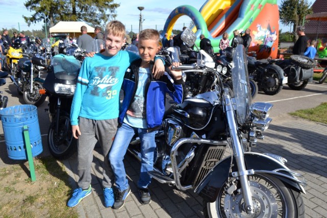 Tegoroczne Święto Ziemniaka w Lisich Jamach połączono z Kaszubskim Moto Sacro. To forma podziękowania motocyklistów za szczęśliwy, udany sezon.
