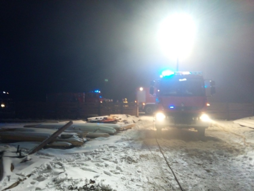 Groźny pożar w Boleszewie. Na miejscu 5 wozów strażackich [zdjęcia]