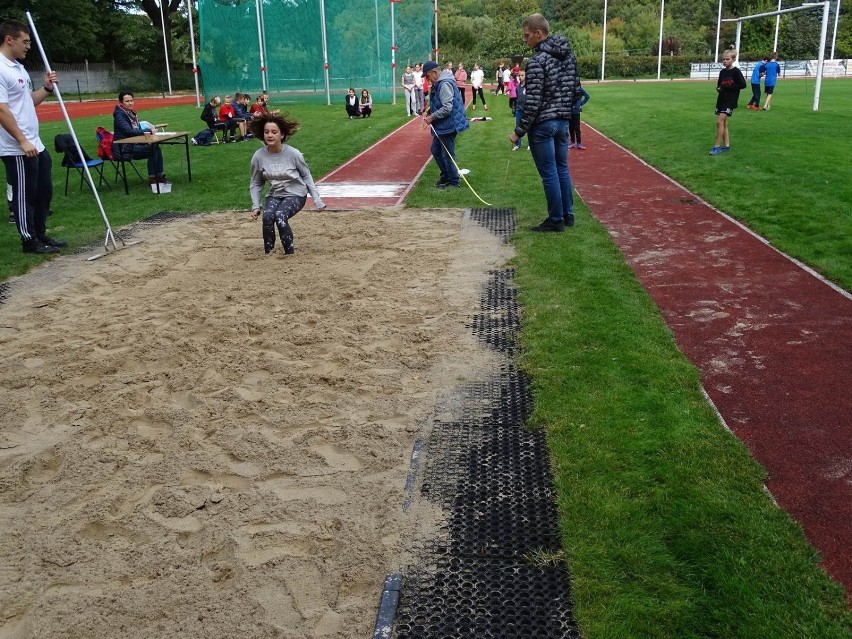 Zawody lekkoatletyczne zorganizowano na stadionie w Chełmnie