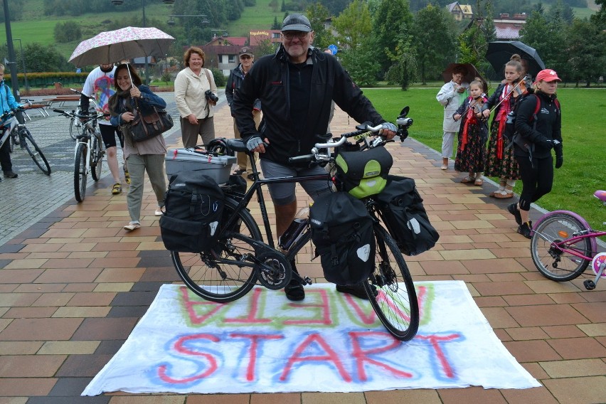 Szczyrk: Objechał na rowerze cały świat. Górale witali go jak bohatera [ZDJĘCIA]