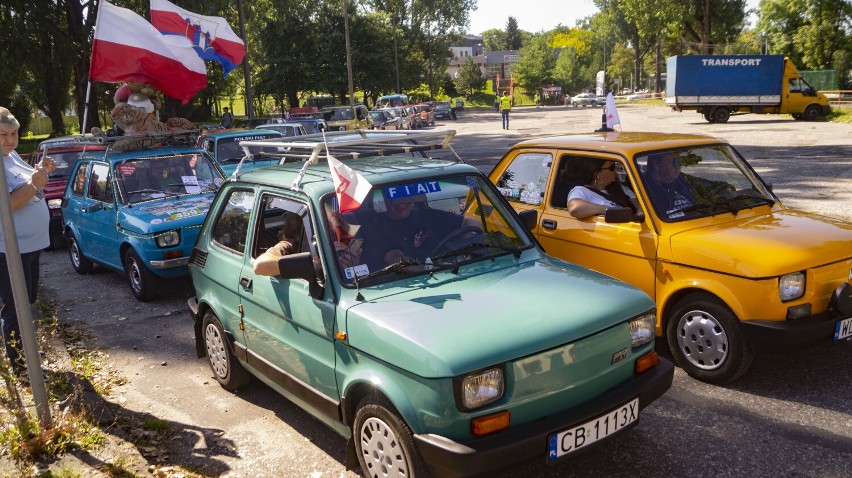 Paradę aut w Inowrocławiu oglądało wielu inowrocławian