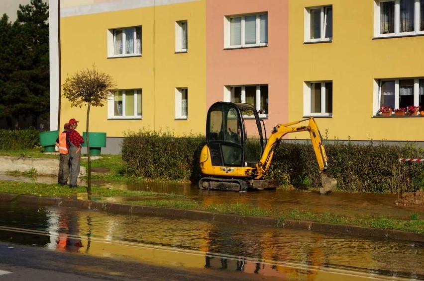 Awaria wodociągu na ulicy Serbinowskiej w Kaliszu