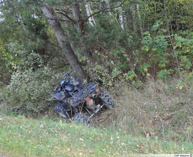Dyżurny siemiatyckiej Policji poinformowany został, że na trasie Milejczyce&#8211;Nowosiółki doszło do wypadku drogowego. Natychmiast na miejsce skierowani zostali policjanci.