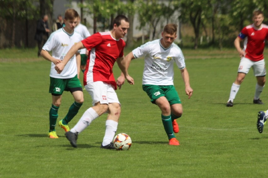 Kujawy Kozy - Sadownik Waganiec 3:2 w 14. kolejce A klasy, grupa I Włocławek [zdjęcia]     